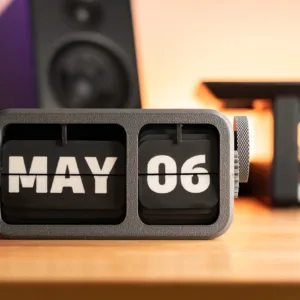 FlipFrame Desk Calendar